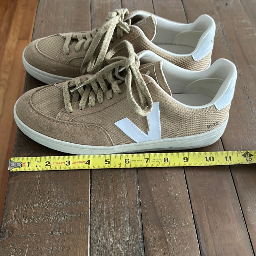 VEJA sneaker men’s size 8, EUR 41, no box